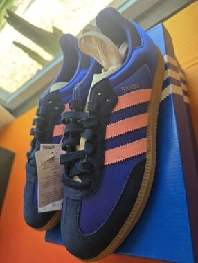 Brand New- Adidas Samba OG. Womens Size 9.5. Extra Laces.
